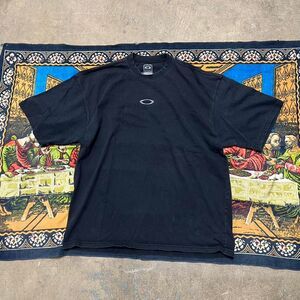 Oakley Men's Black and Grey T-shirt